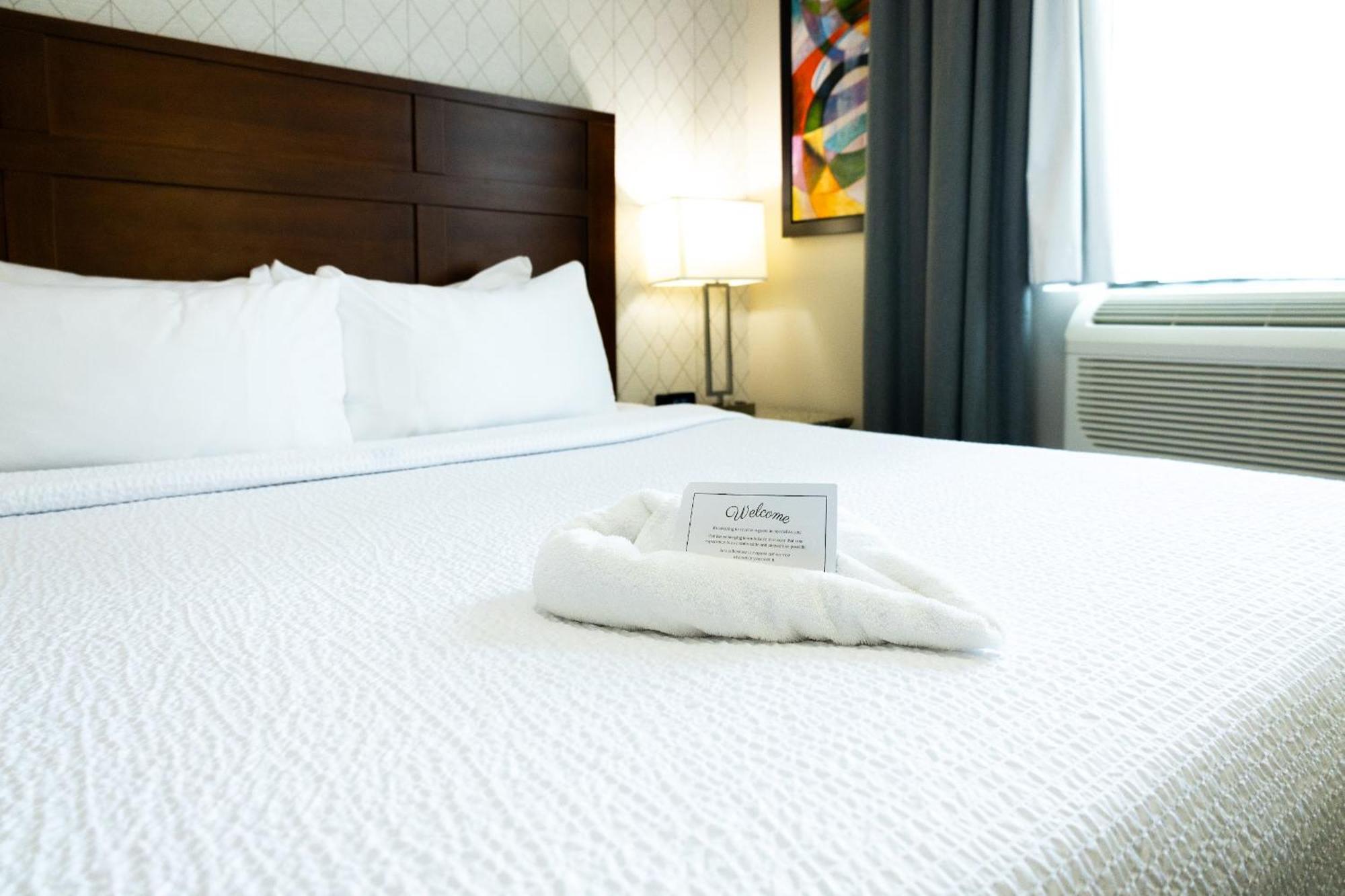 Quality Inn & Suites (Adults Only) Vancouver Buitenkant foto