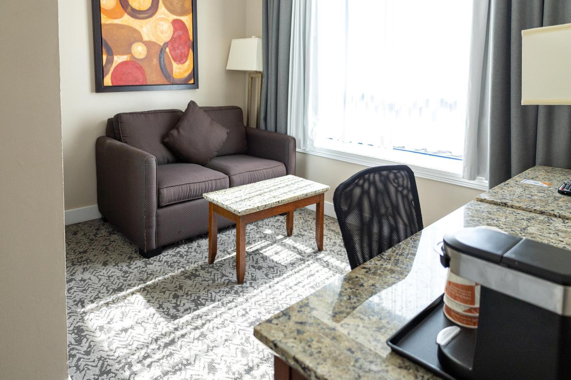 Quality Inn & Suites (Adults Only) Vancouver Buitenkant foto