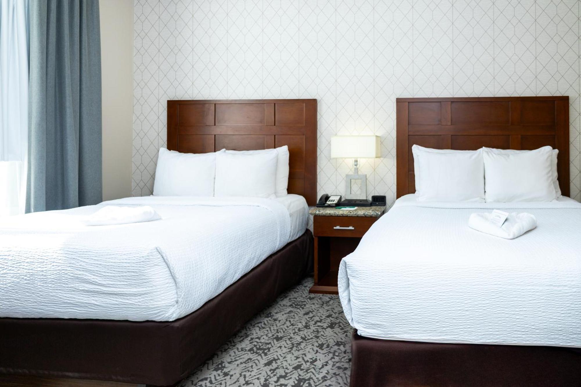 Quality Inn & Suites (Adults Only) Vancouver Buitenkant foto