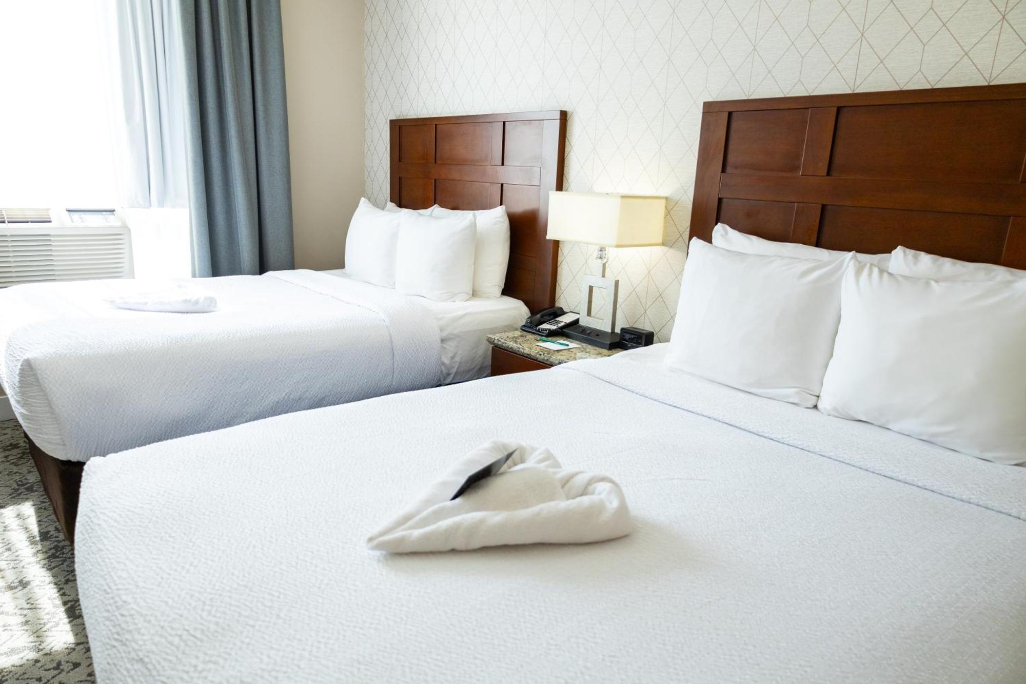Quality Inn & Suites (Adults Only) Vancouver Buitenkant foto