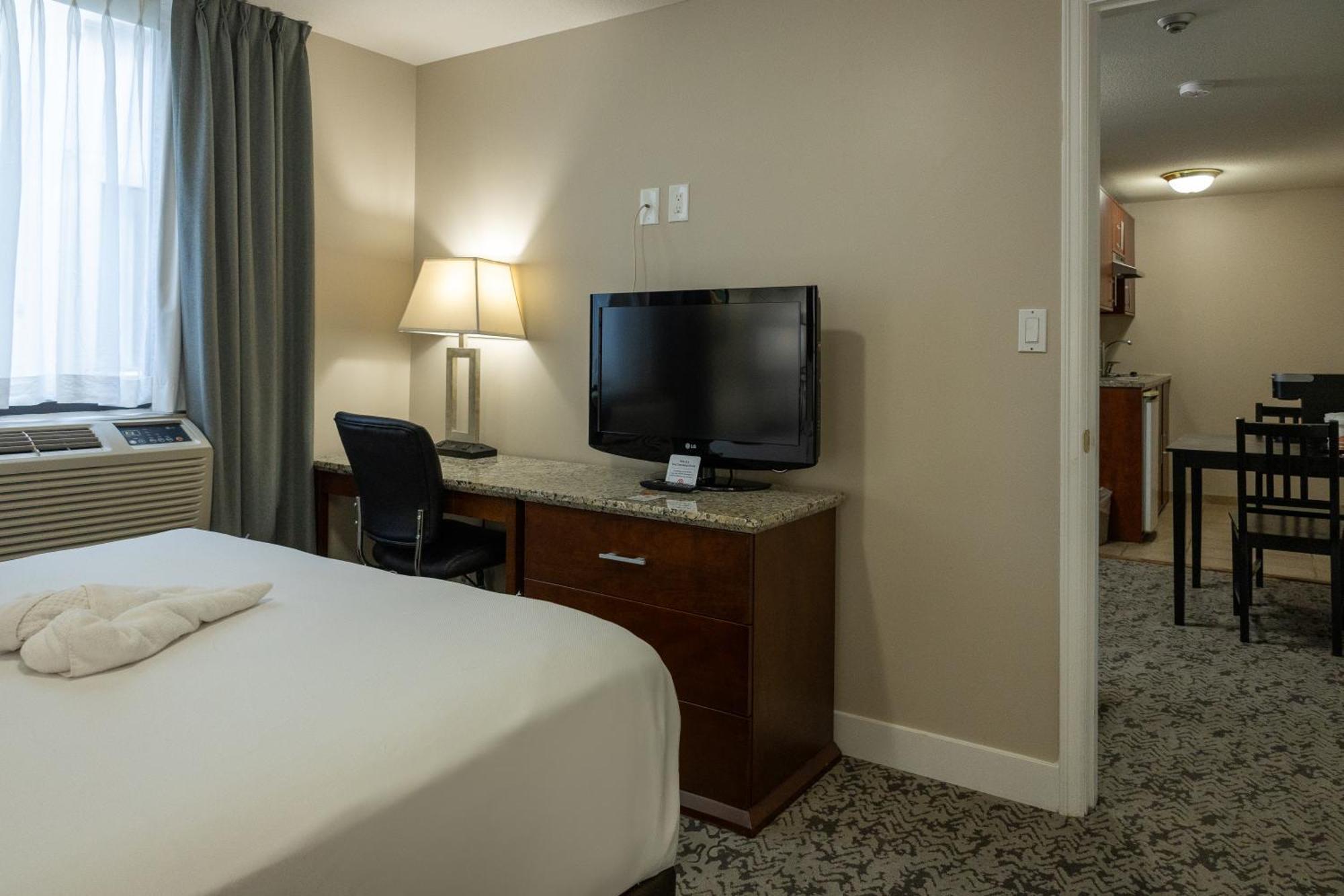 Quality Inn & Suites (Adults Only) Vancouver Buitenkant foto