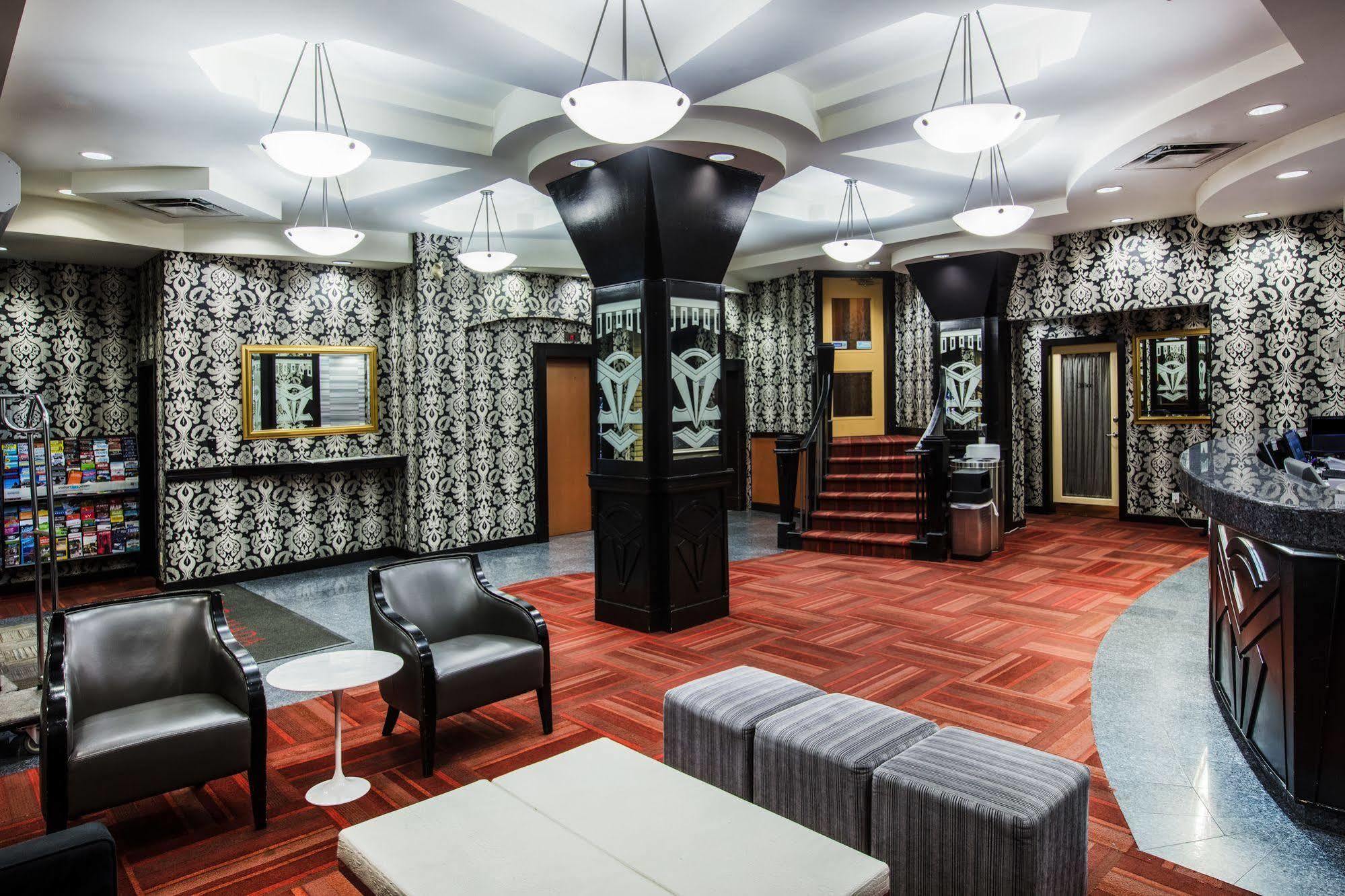 Quality Inn & Suites (Adults Only) Vancouver Buitenkant foto